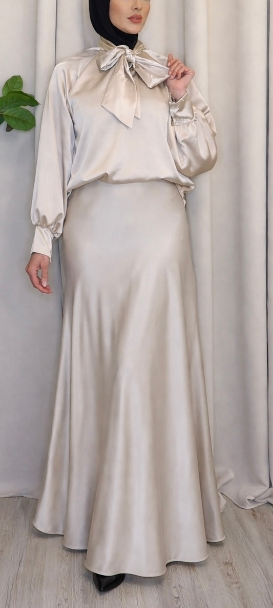 Satijn Rok
Elegant, vrouwelijk & tijdloos ✨