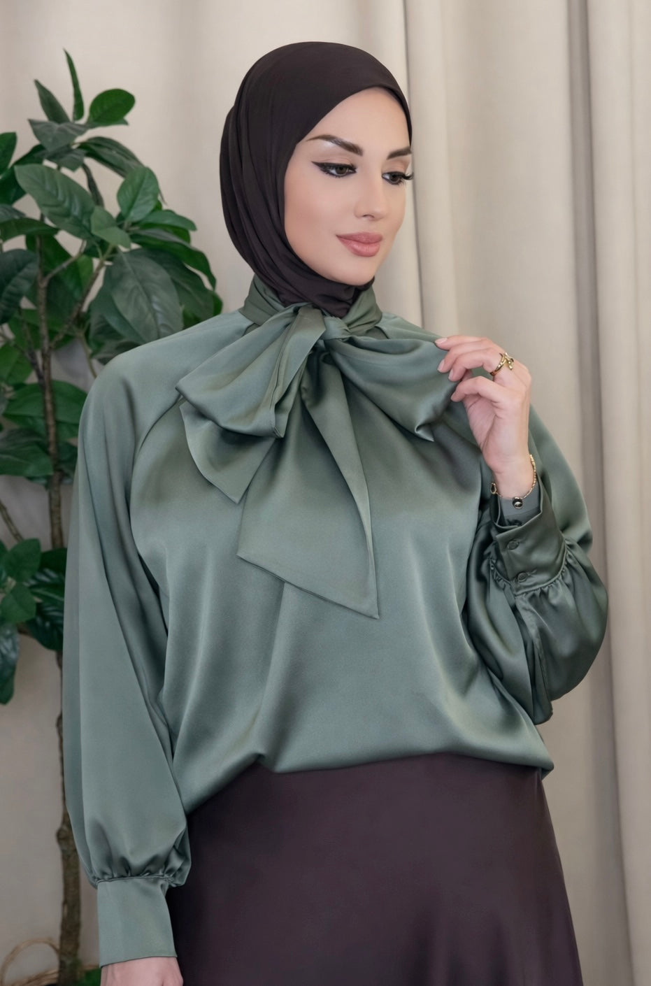 Satijnen strikblouse elegant, comfortabel & tijdloos 💫