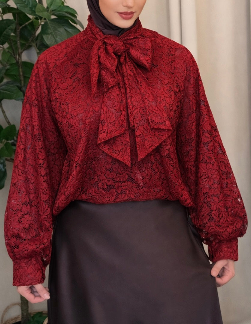 Kanten Bloes
Vrouwelijk, verfijnd & tijdloos ✨