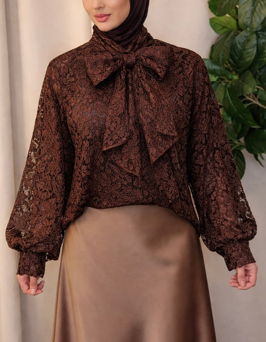 Kanten Bloes
Vrouwelijk, verfijnd & tijdloos ✨