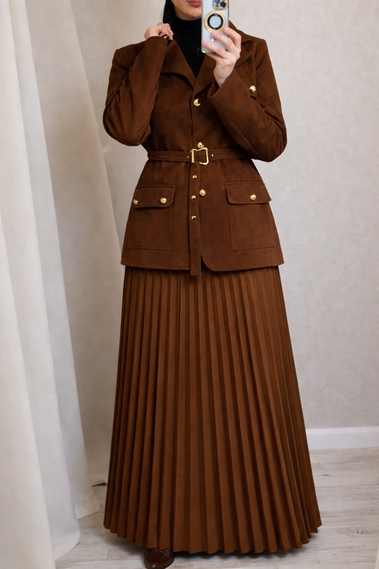 Suèdelook blazer met plooienrok 💫